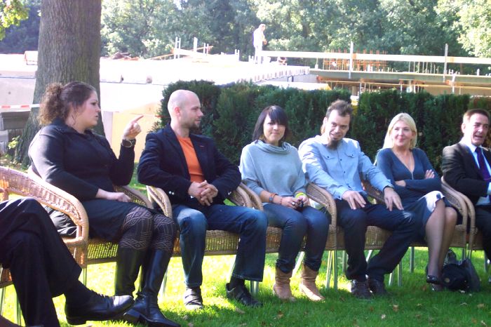 080926-familie-op-het-gras